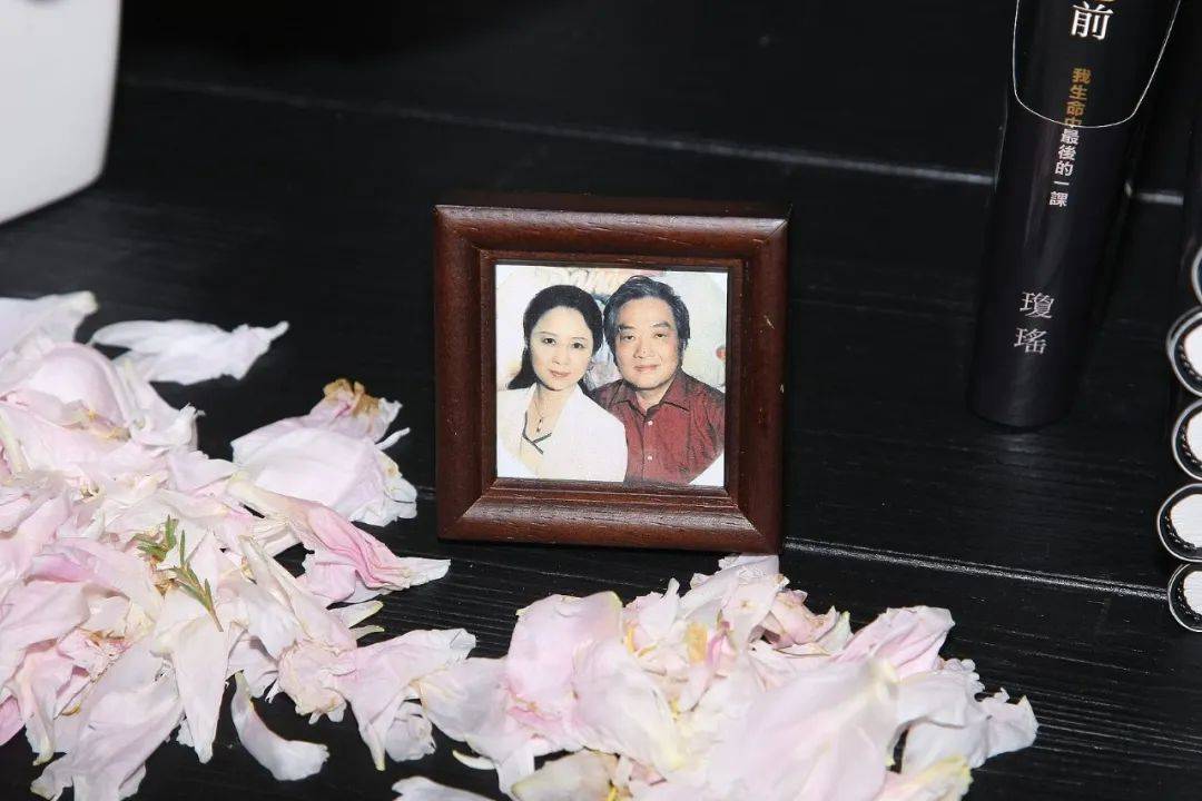 翩然而去，琼瑶活成了最后一个“琼瑶女主”