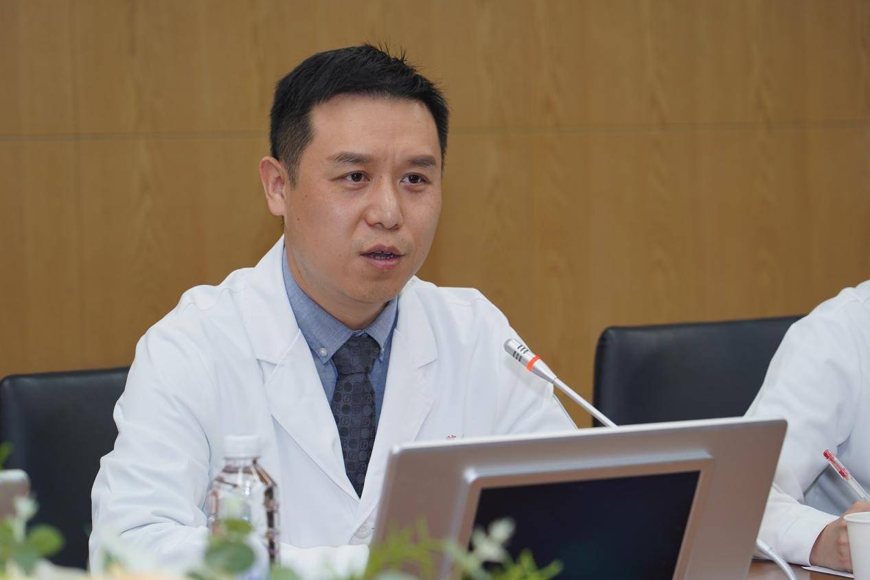 西安交大口腔医院成功实施世界首例颅骨标记物引导机器人辅助移植腓骨重建颌骨种植术