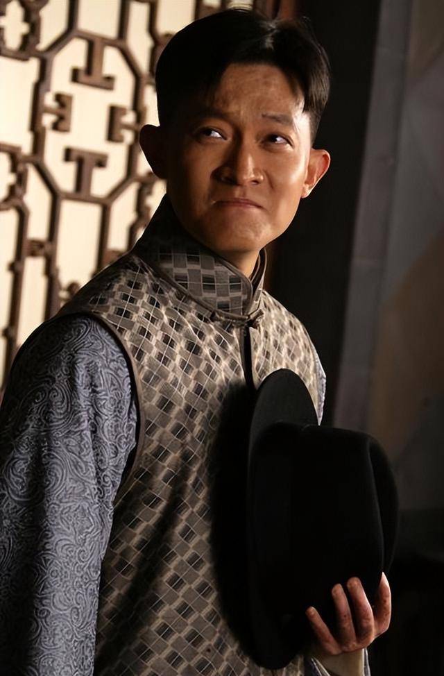 演员杨志刚：娶小师妹张静，每月工资都上交，如今他过得怎么样？