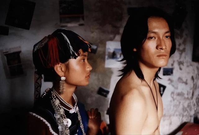 演员杨志刚：娶小师妹张静，每月工资都上交，如今他过得怎么样？
