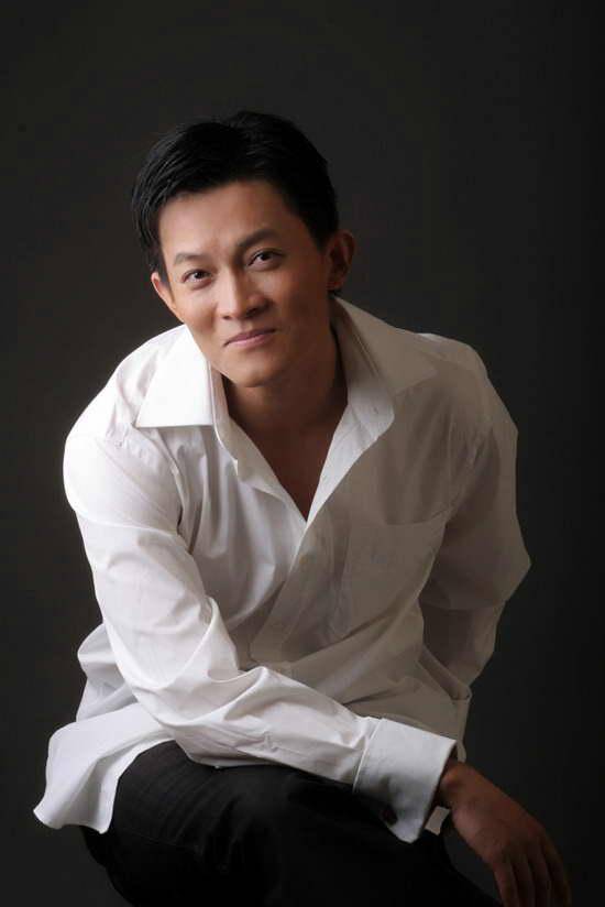 演员杨志刚：娶小师妹张静，每月工资都上交，如今他过得怎么样？