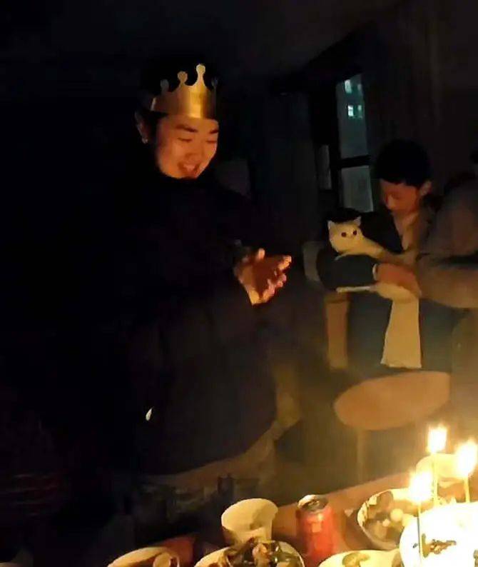 她凌晨不幸去世，年仅19岁！上个月刚过完生日