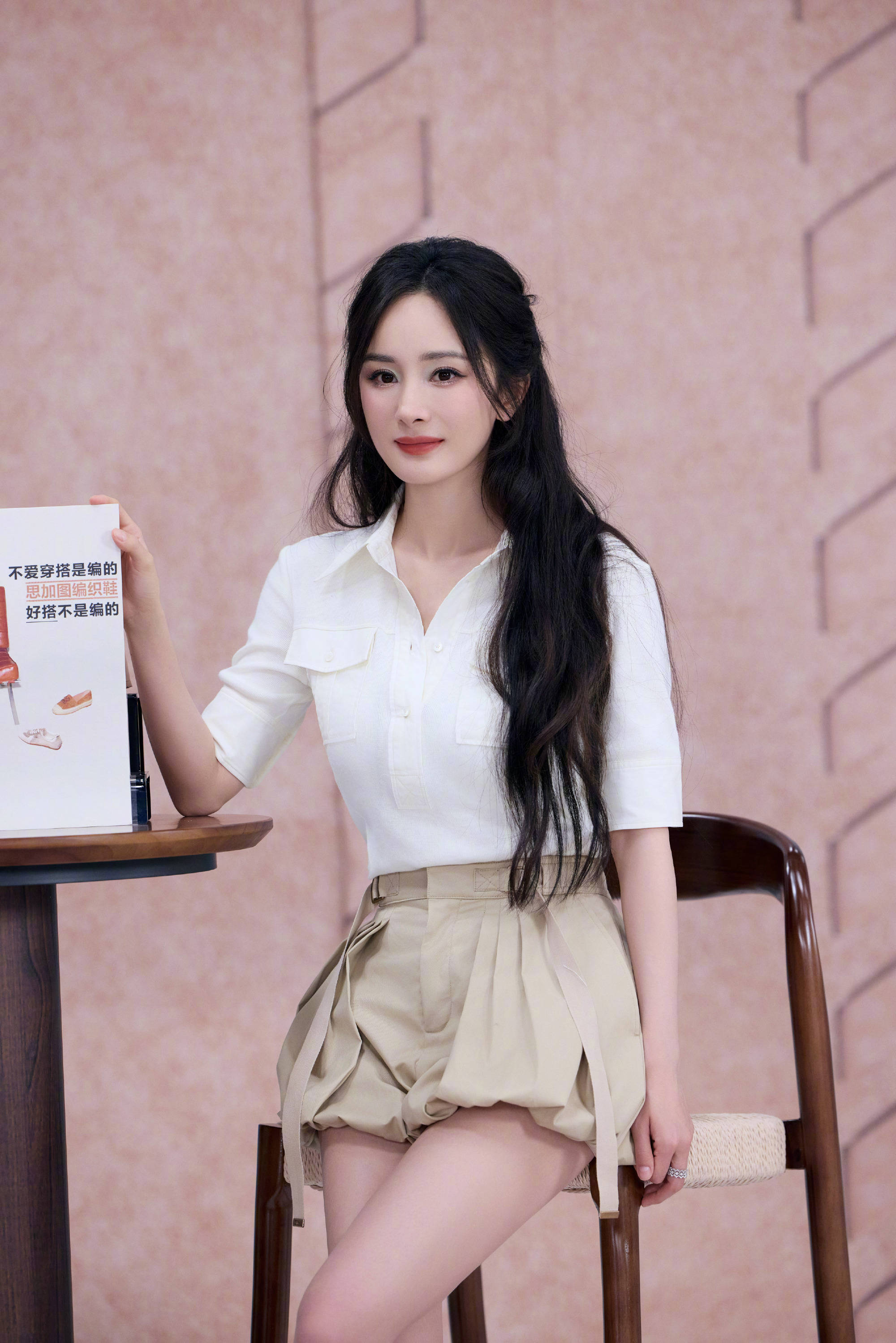月度最in造型-4月刊：美拉德2.0版本来啦！刘亦菲倪妮热巴纷纷出手，这个春天怎么能少可露丽风