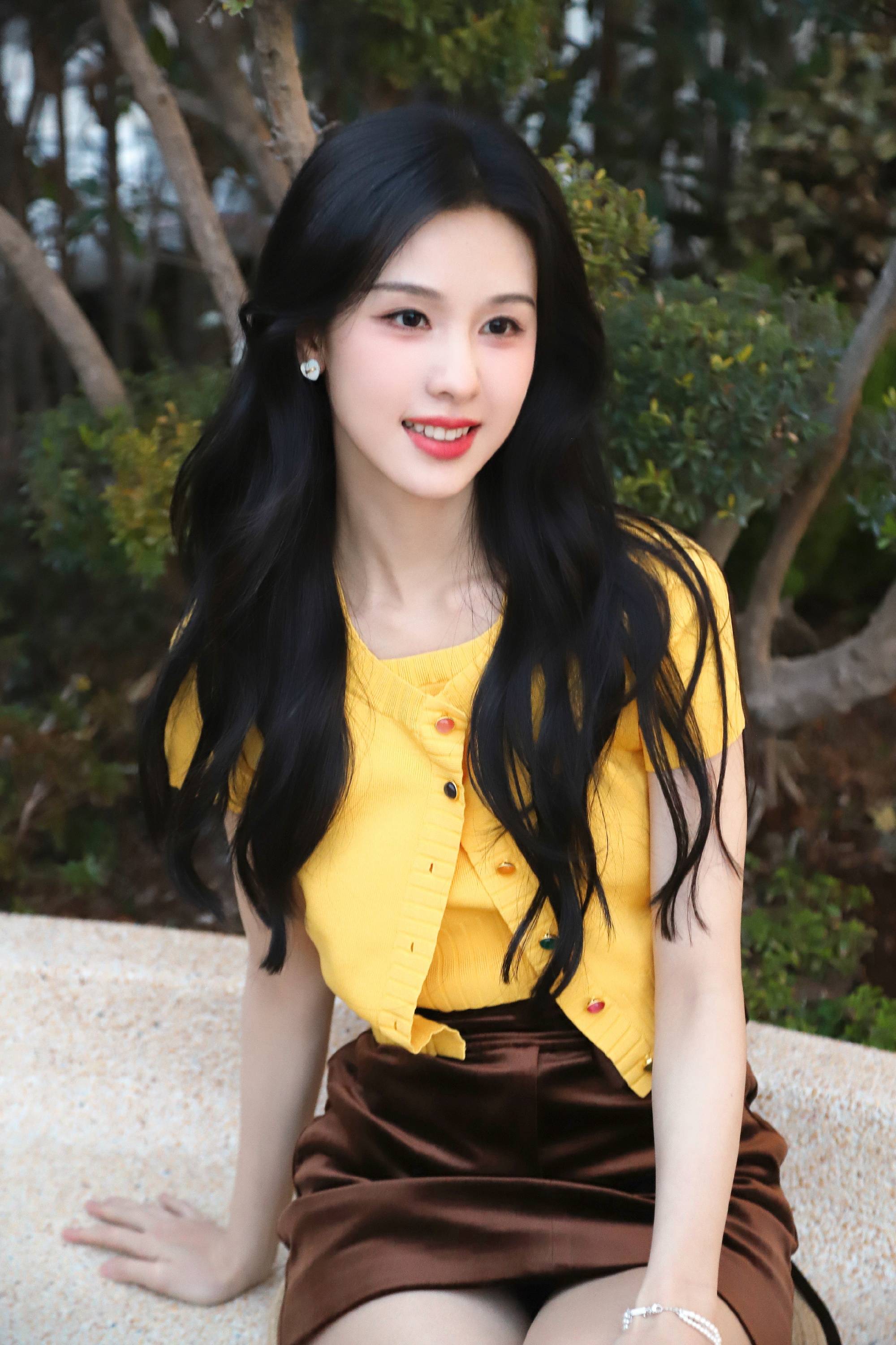 月度最in造型-4月刊：美拉德2.0版本来啦！刘亦菲倪妮热巴纷纷出手，这个春天怎么能少可露丽风