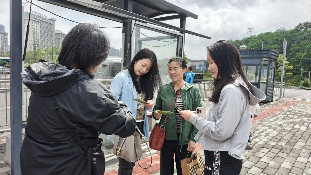今日开通！贵州首条无人驾驶公交线让乘客体验感拉满