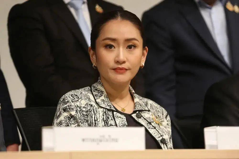 洪森曝出一段录音，佩通坦“自曝家丑”连锁反应，洪森布局让泰国政坛岌岌可危！
