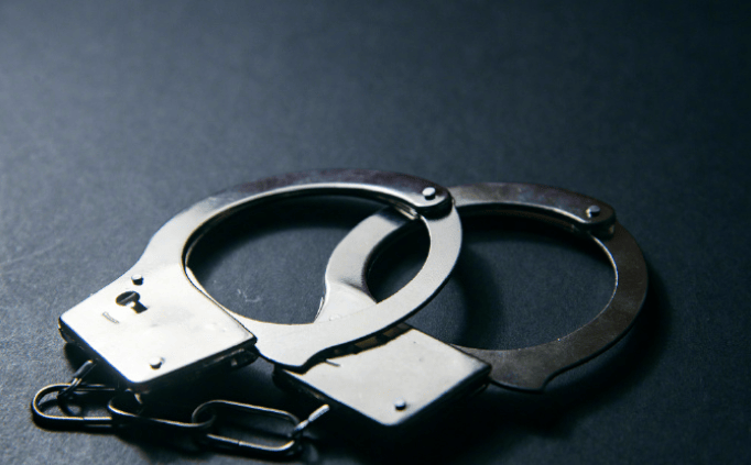 博士生向境外间谍提供我国7幅涉密地形图，获利4万元，获刑15年