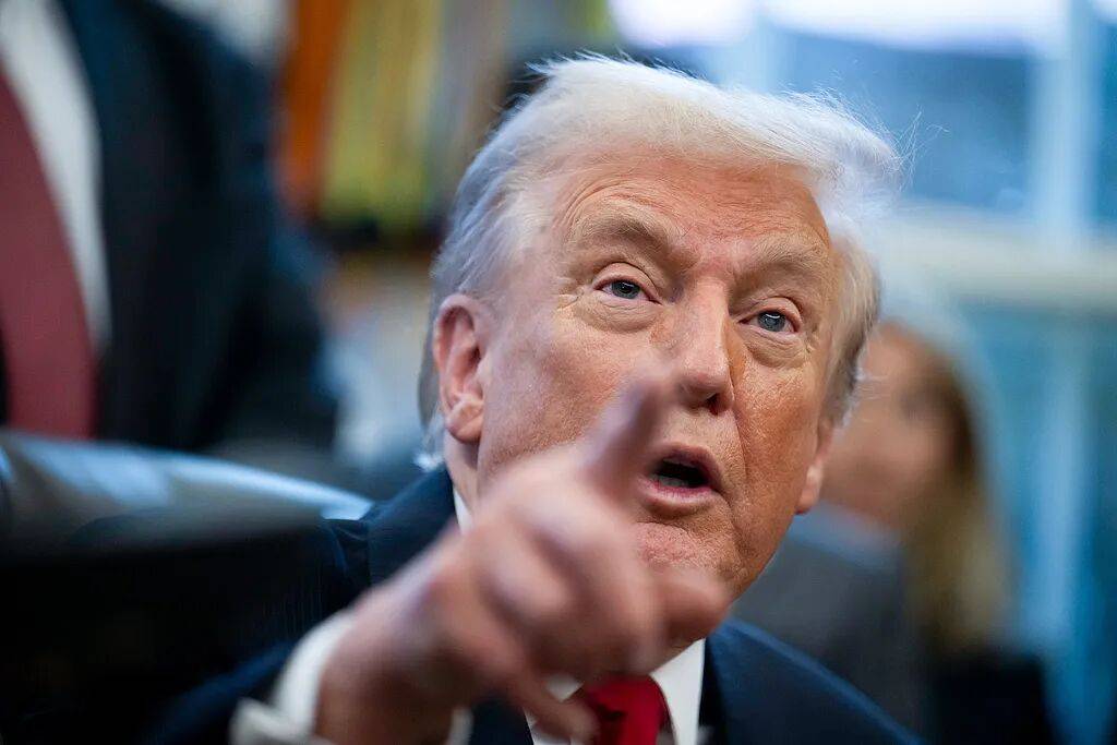 高管连续辞职、被特朗普索赔:BBC为何陷入数十年来最大危机