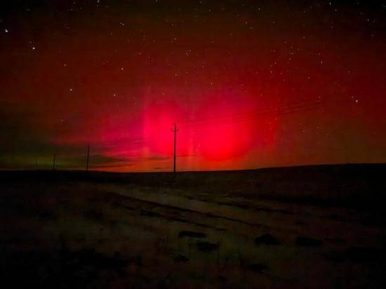 一大波美图来了,他们在我国北方多地拍到了极光!